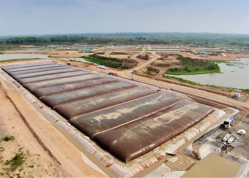 GEOTUBE_technology_transforming_mining_slurry_into_manageable_solids